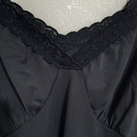 Cabernet 36 Full Black Lace Trimmed Slip - Picture 4 of 11